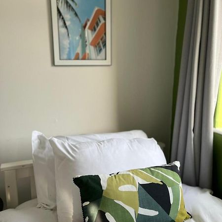 2 Bed Central Cardiff Apartment - Sleeps Five! Eksteriør billede